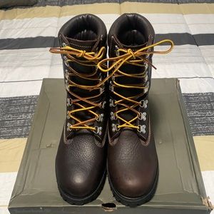 100% real timberland 40 belows 2pac addition don’t make these no more like new🔥